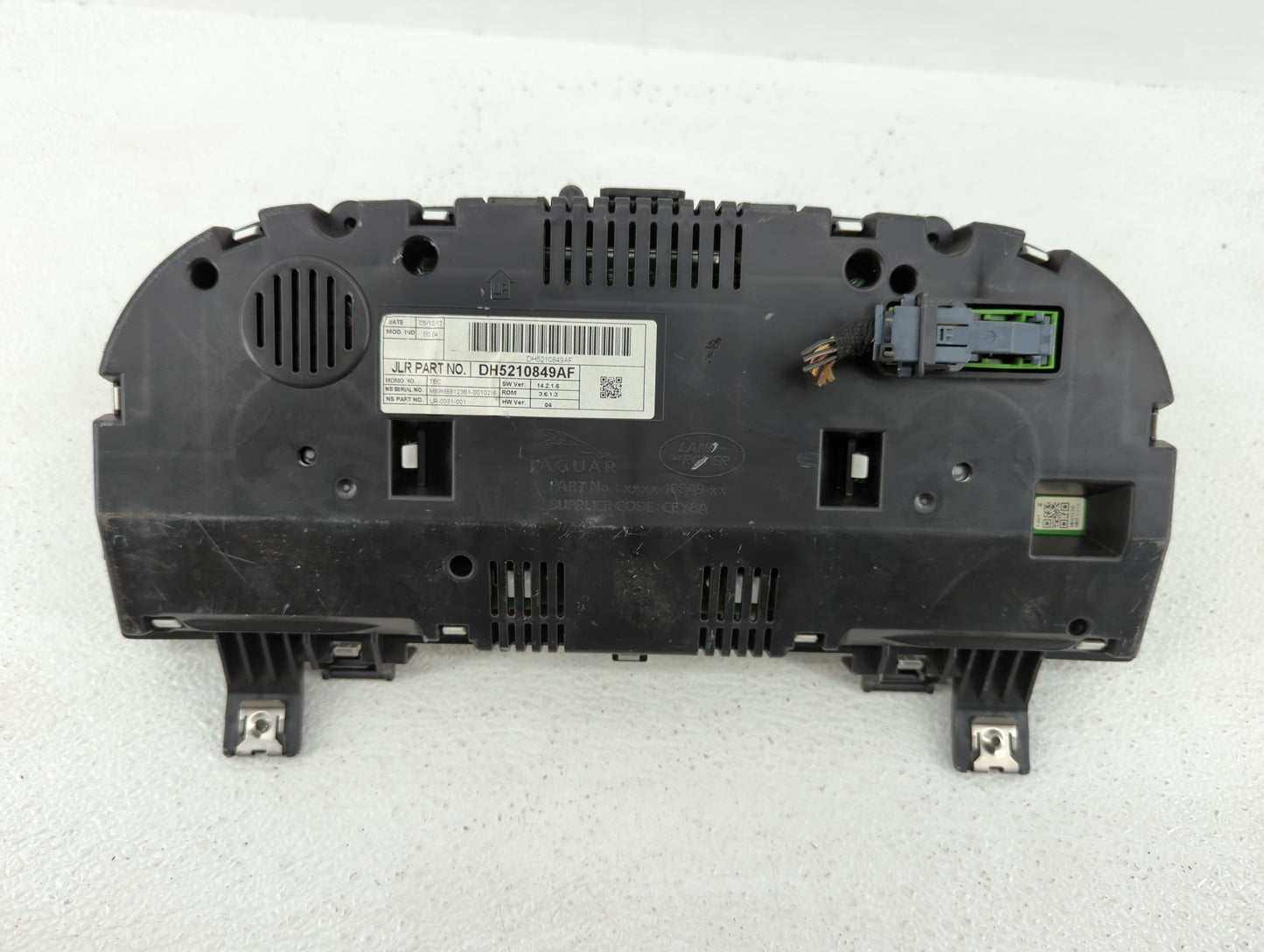2013-2015 Land Rover Lr2 Instrument Cluster Speedometer Gauges P/N:DH52-10849-AF DH52-10849-AE Fits Fits 2013 2014 2015 OEM