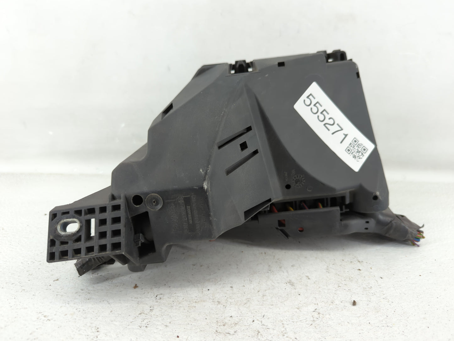 2013-2015 Land Rover Lr2 Fusebox Fuse Box Panel Relay Module P/N:6G9T-14A390-AF Fits Fits 2013 2014 2015 OEM Used Auto Parts