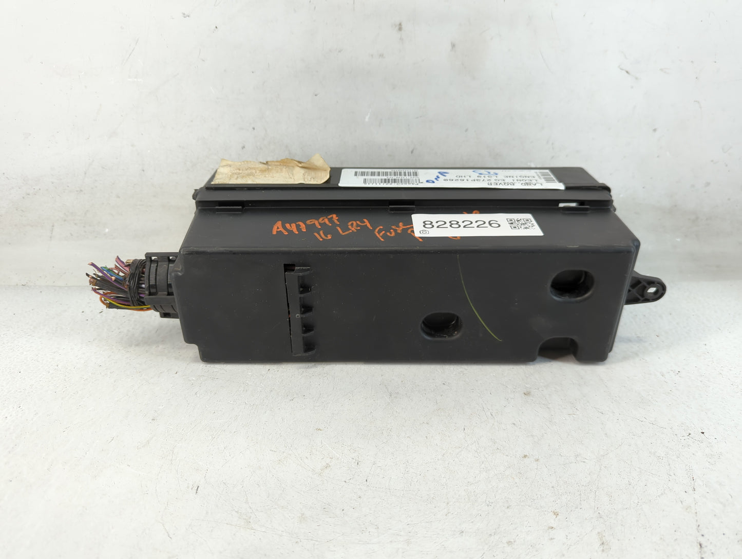 2014-2016 Land Rover Lr4 Fusebox Fuse Box Panel Relay Module P/N:GH22-14290-AFA Fits Fits 2014 2015 2016 OEM Used Auto Parts