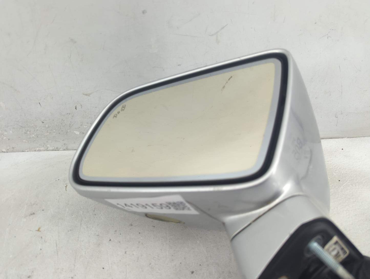 2010-2019 Lincoln Mkt Driver Side View Mirror - Left Door Mirror OEM Used - Oemusedautoparts1.com