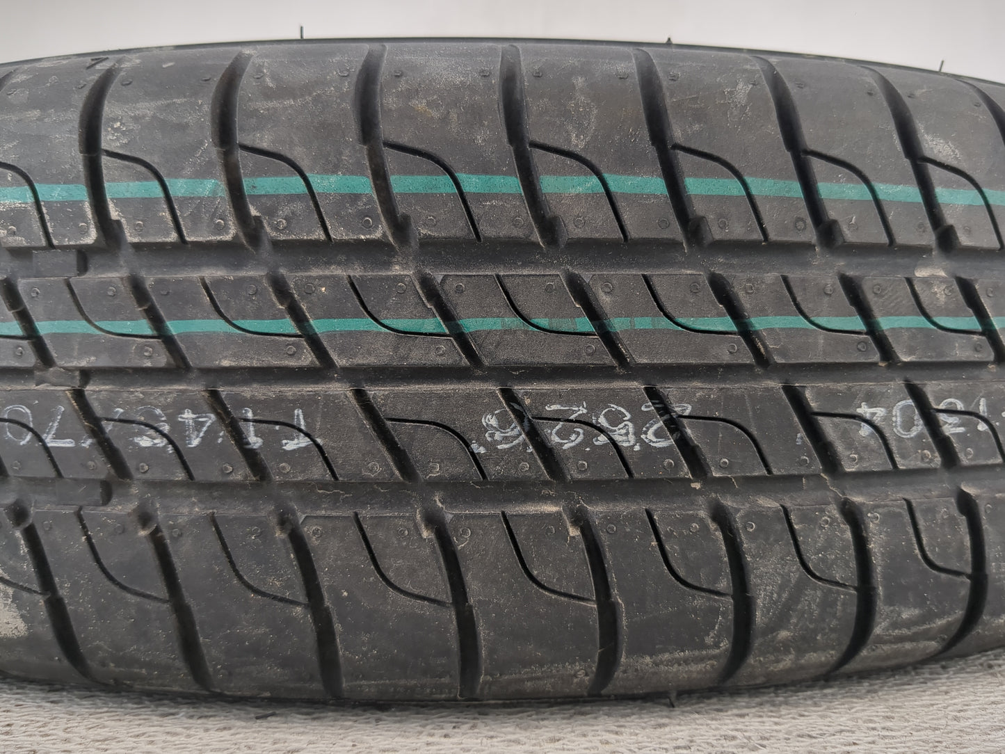 2013-2019 Lincoln Mkt Spare Donut Tire Wheel Rim Oem - Oemusedautoparts1.com