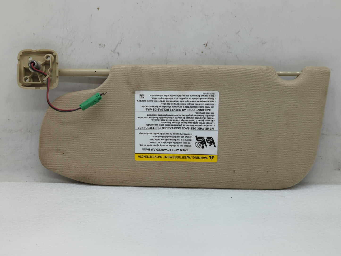 2013-2019 Lincoln Mkt Sun Visor Shade Replacement Passenger Right Mirror Fits OEM Used Auto Parts - Oemusedautoparts1.com