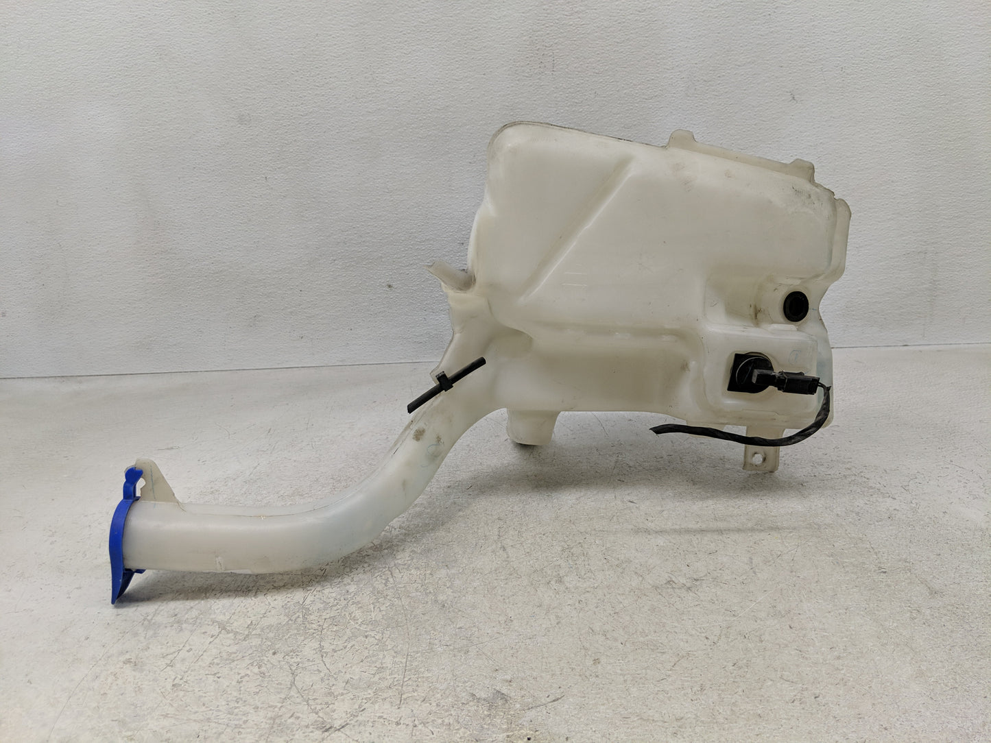 2013-2016 Lincoln Mkz Windshield Washer Fluid Reservoir Bottle Oem - Oemusedautoparts1.com