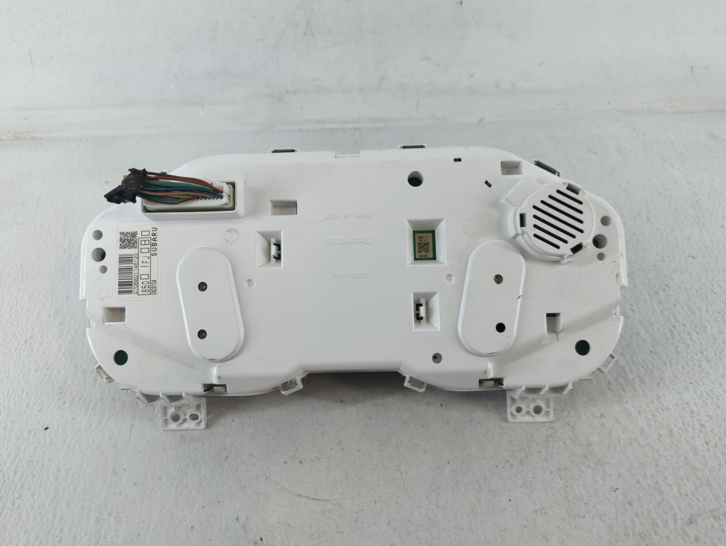 2014-2015 Mercedes-Benz C250 Instrument Cluster Speedometer Gauges P/N:0428104 8500IFJ080 Miles: Fits Fits 2014 2015 OEM Use