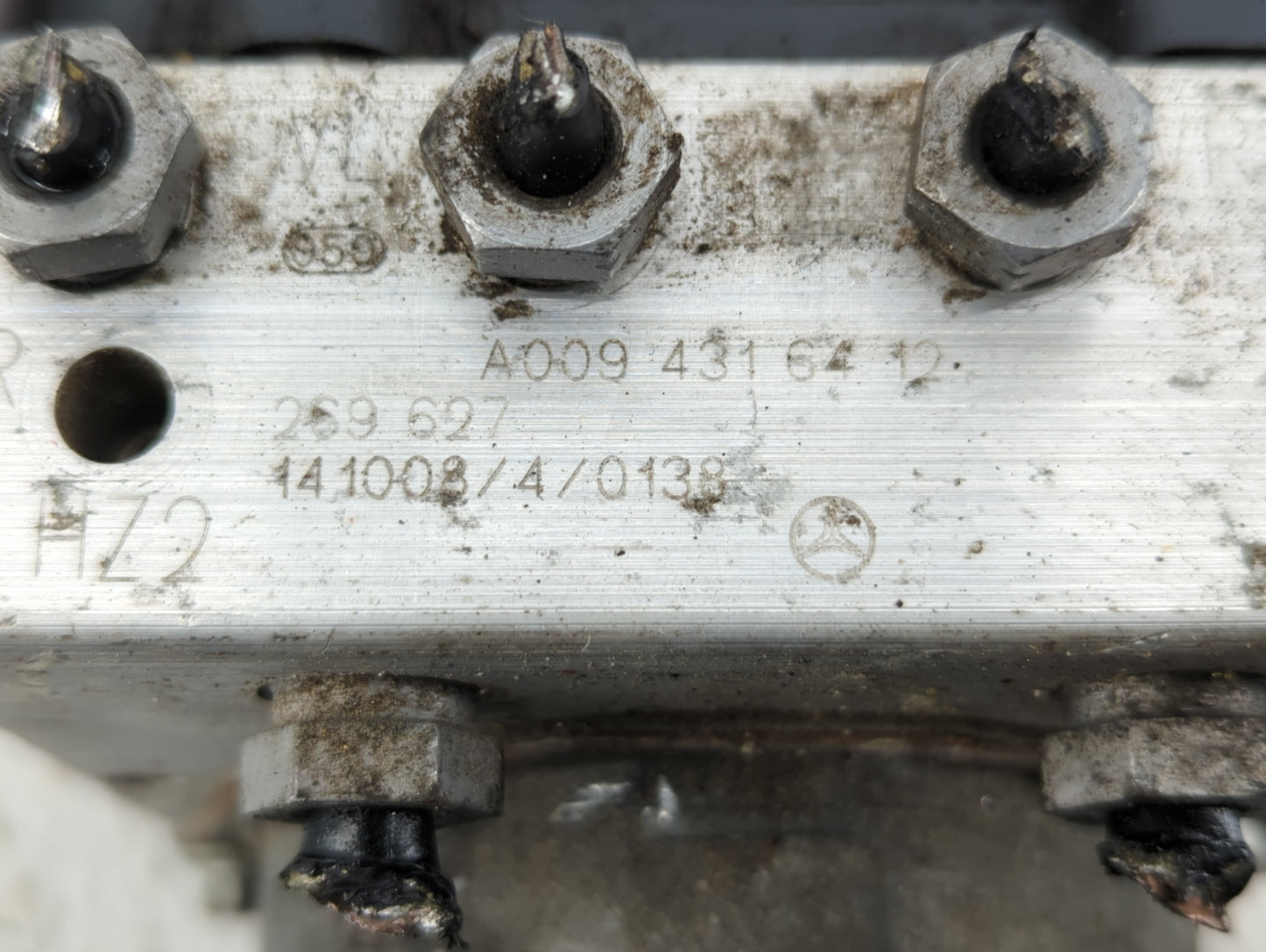 2014 Mercedes-Benz C300 ABS Pump Control Module Replacement P/N:A000 431 37 00 A009 431 64 12 Fits Fits 2015 2016 2017 2018