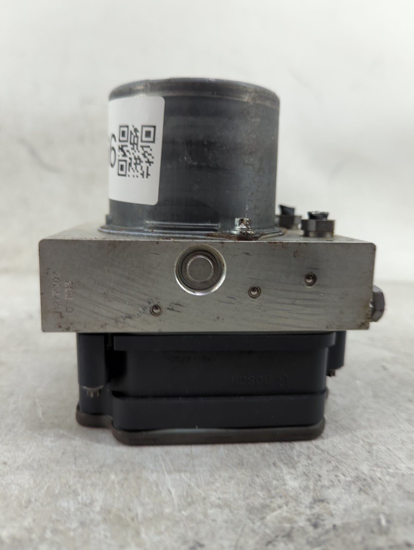2014 Mercedes-Benz E350 ABS Pump Control Module Replacement P/N:A2124311848 Fits OEM Used Auto Parts - Oemusedautoparts1.com
