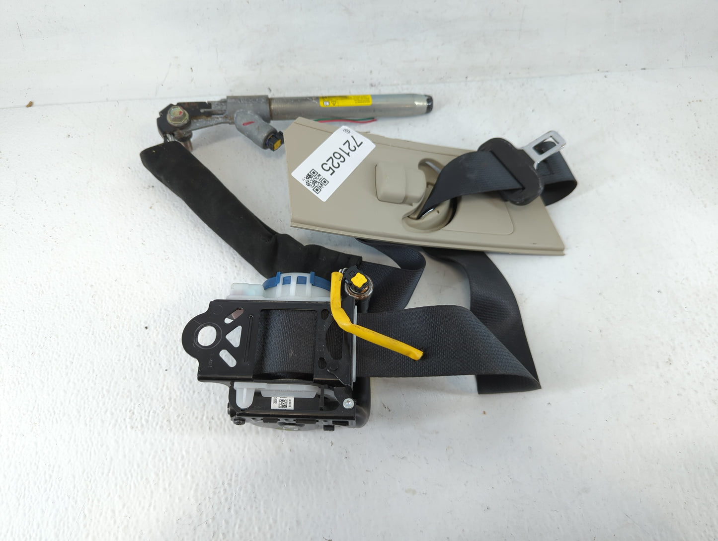 2014-2016 Mitsubishi Outlander Passenger Right Seat Belt Front Retractor - Oemusedautoparts1.com