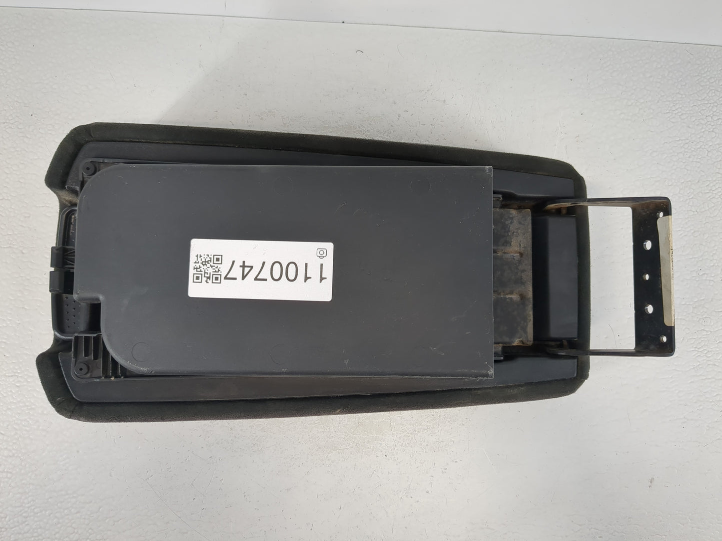 2013-2014 Nissan Altima Center Console Armrest Cover Lid Fits Fits 2013 2014 OEM Used Auto Parts - Oemusedautoparts1.com