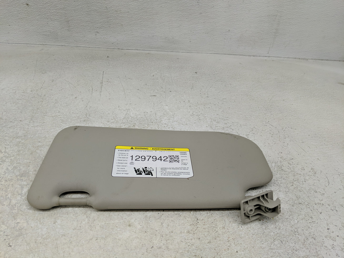 2013-2017 Nissan Altima Sun Visor Shade Replacement Passenger Right Mirror Fits Fits 2013 2014 2015 2016 2017 OEM Used Auto