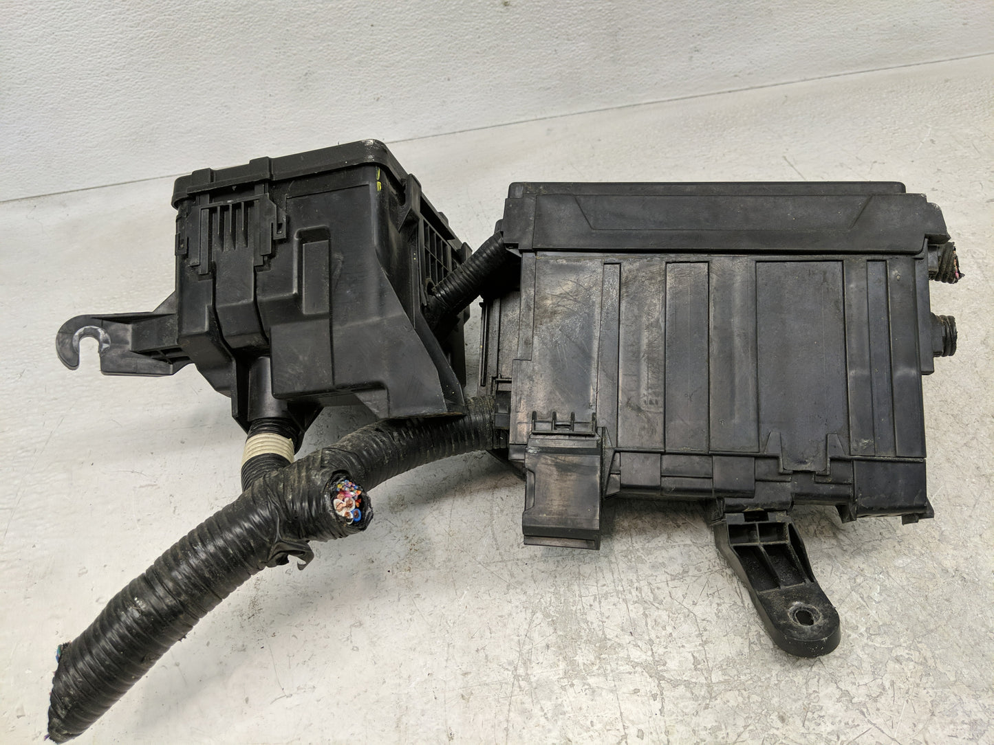 2013-2014 Nissan Altima Fusebox Fuse Box Panel Relay Module P/N:24383-3JA0A Fits Fits 2013 2014 OEM Used Auto Parts - Oemuse
