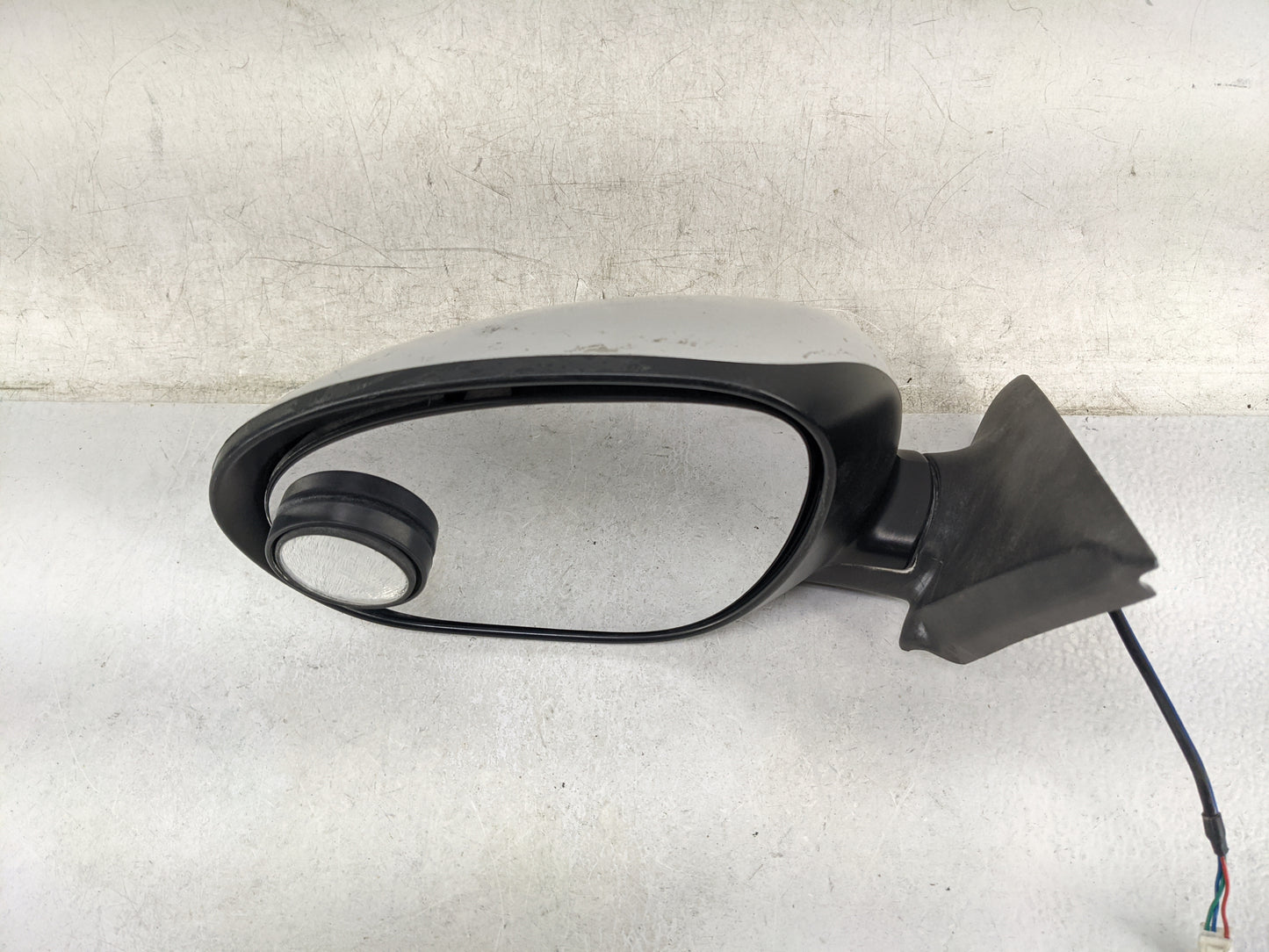 2012-2014 Nissan Juke Passenger Side View Mirror - Right Door Mirror OEM Used - Oemusedautoparts1.com