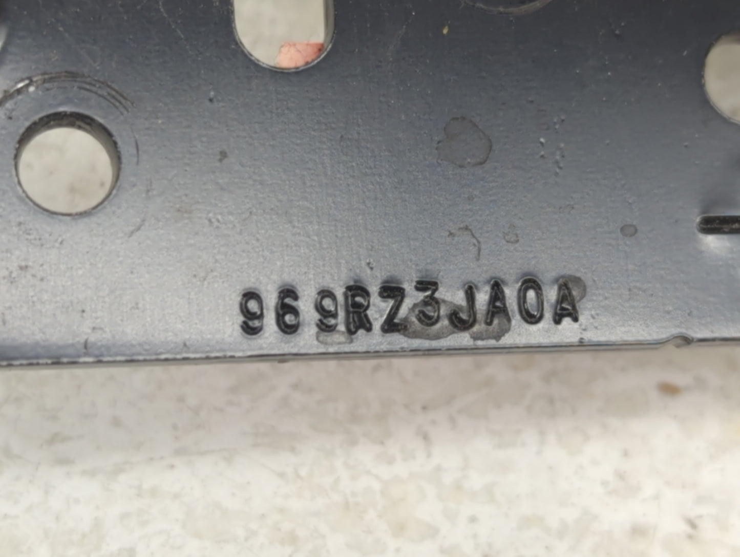2014 Nissan Pathfinder Center Console Armrest Cover Lid P/N:969RZ3JA0A Fits OEM Used Auto Parts - Oemusedautoparts1.com