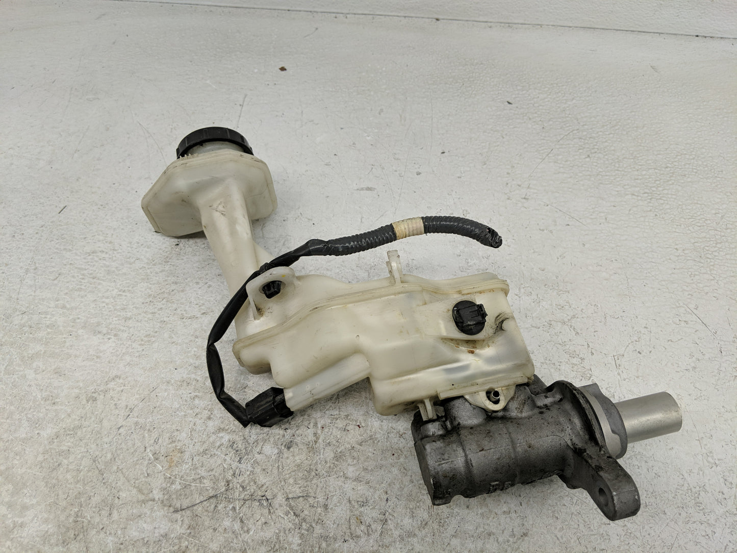 2014 Nissan Rogue PCM Engine Control Computer ECU ECM PCU OEM Fits OEM Used Auto Parts - Oemusedautoparts1.com