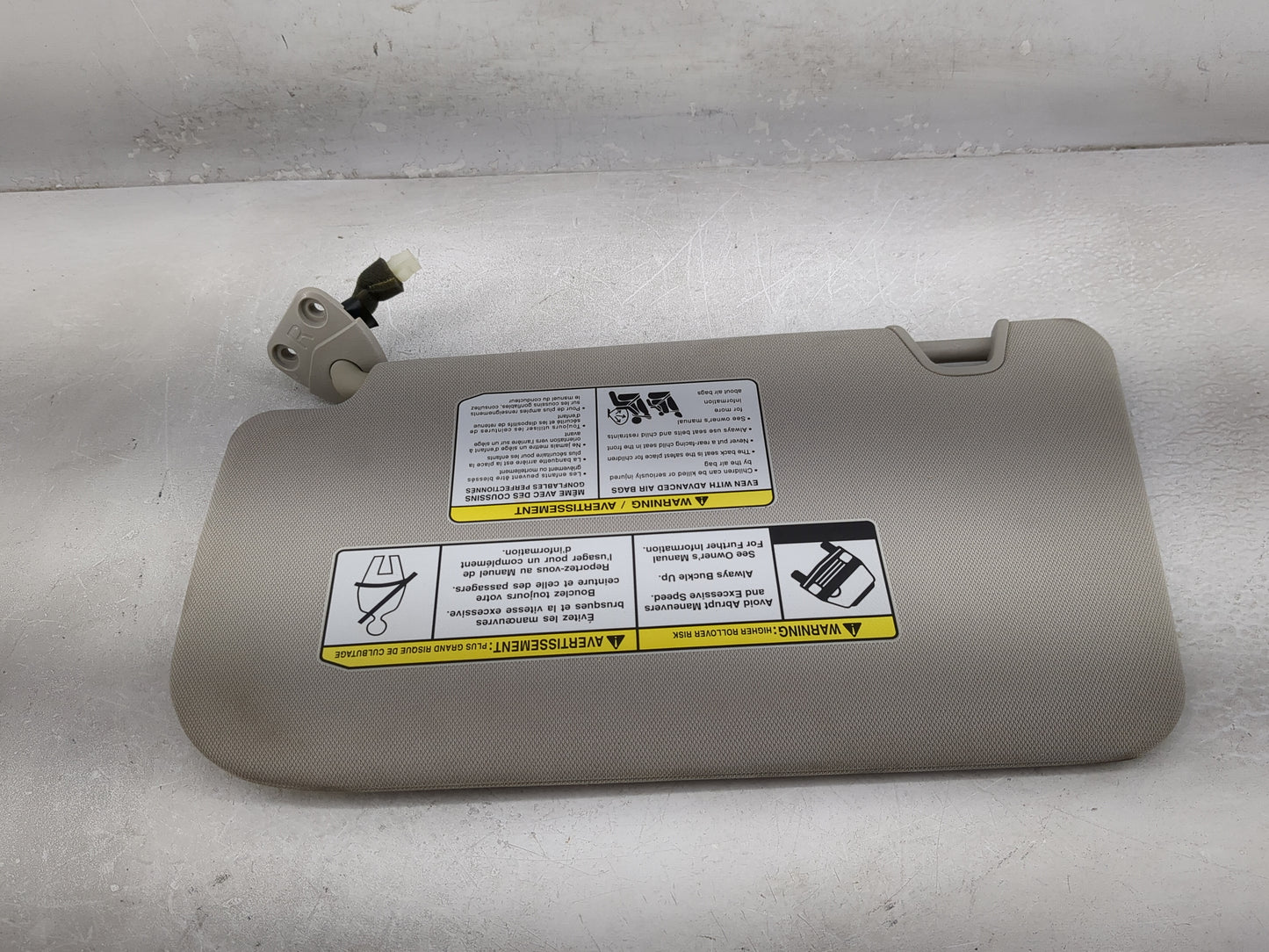 2014-2017 Nissan Rogue Sun Visor Shade Replacement Passenger Right Mirror Fits Fits 2014 2015 2016 2017 OEM Used Auto Parts