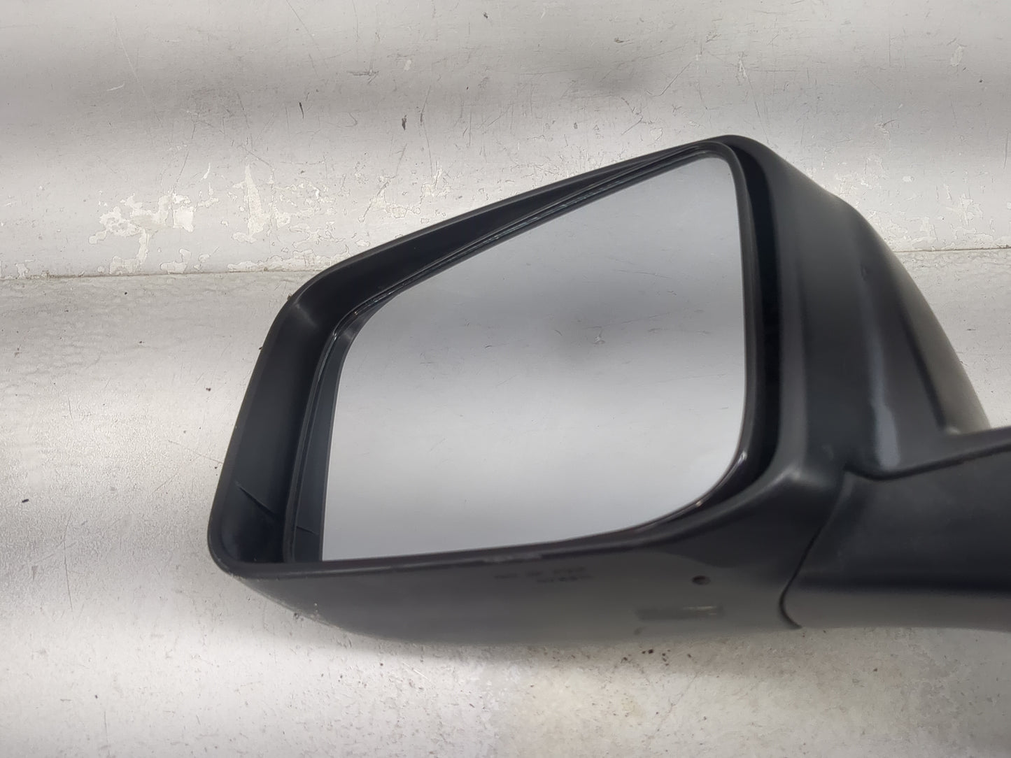 2008-2015 Nissan Rogue Driver Side View Mirror - Left Door Mirror OEM Used - Oemusedautoparts1.com