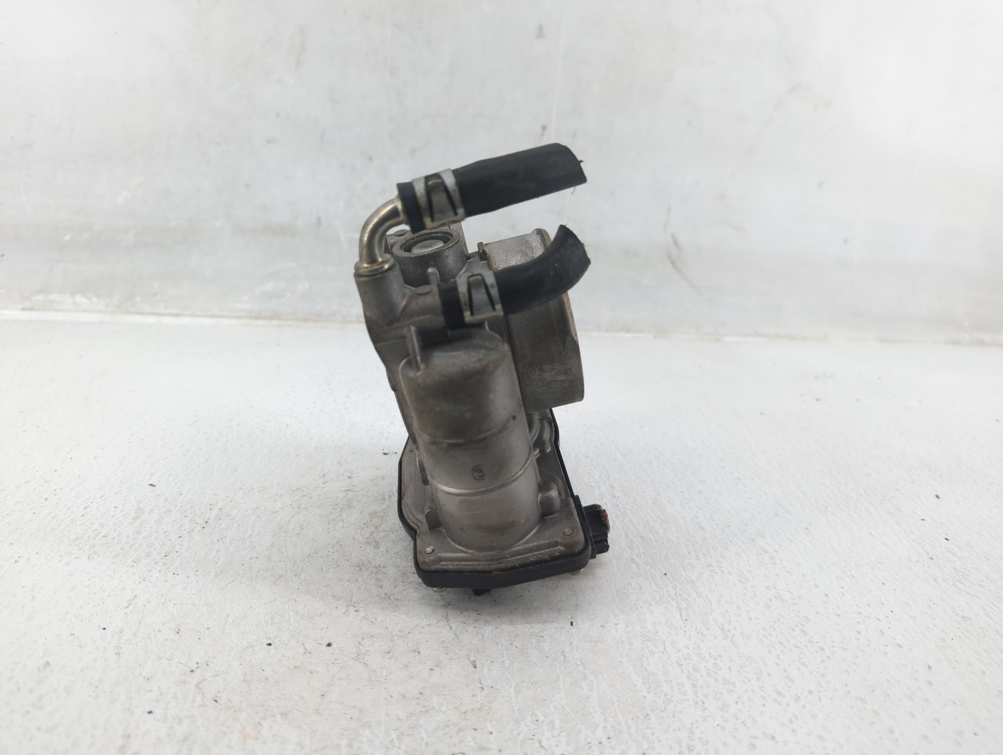 2011-2015 Nissan Rogue Throttle Body P/N:RME60-15 Fits Fits 2011 2012 2013 2014 2015 OEM Used Auto Parts - Oemusedautoparts1
