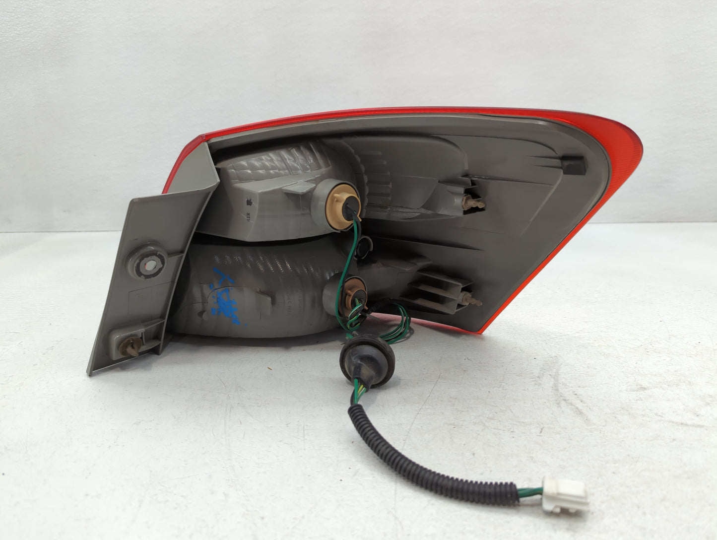 2008-2015 Nissan Rogue Tail Light Assembly Driver Left OEM Fits Fits 2008 2009 2010 2011 2012 2013 2014 2015 OEM Used Auto P