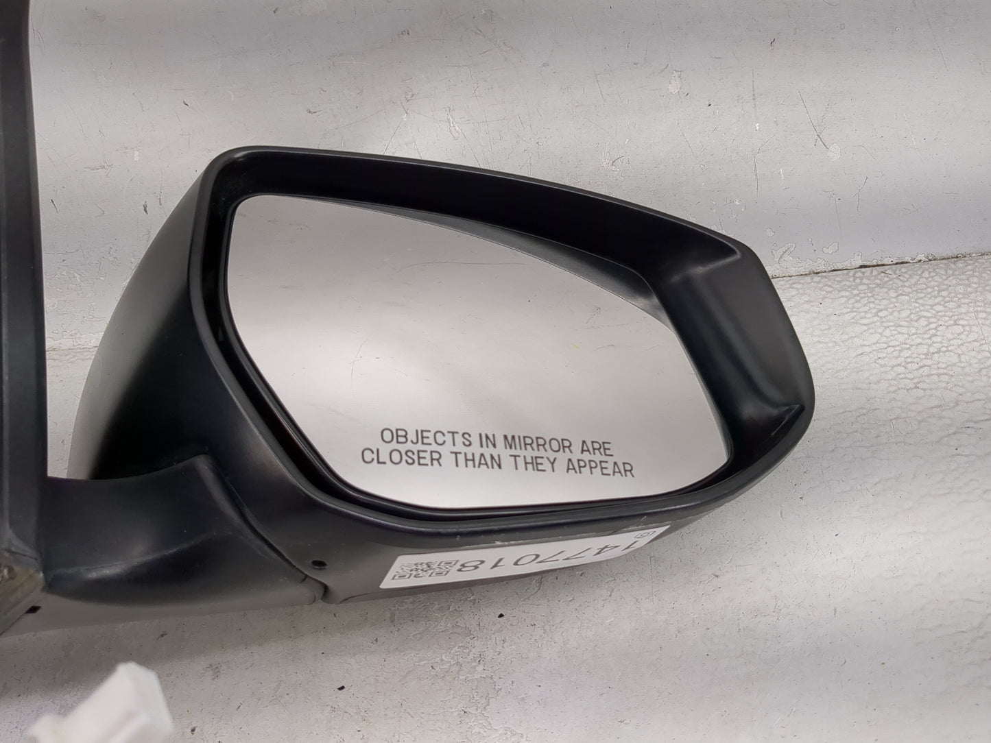 2013-2015 Nissan Sentra Passenger Side View Mirror - Right Door Mirror OEM Used - Oemusedautoparts1.com