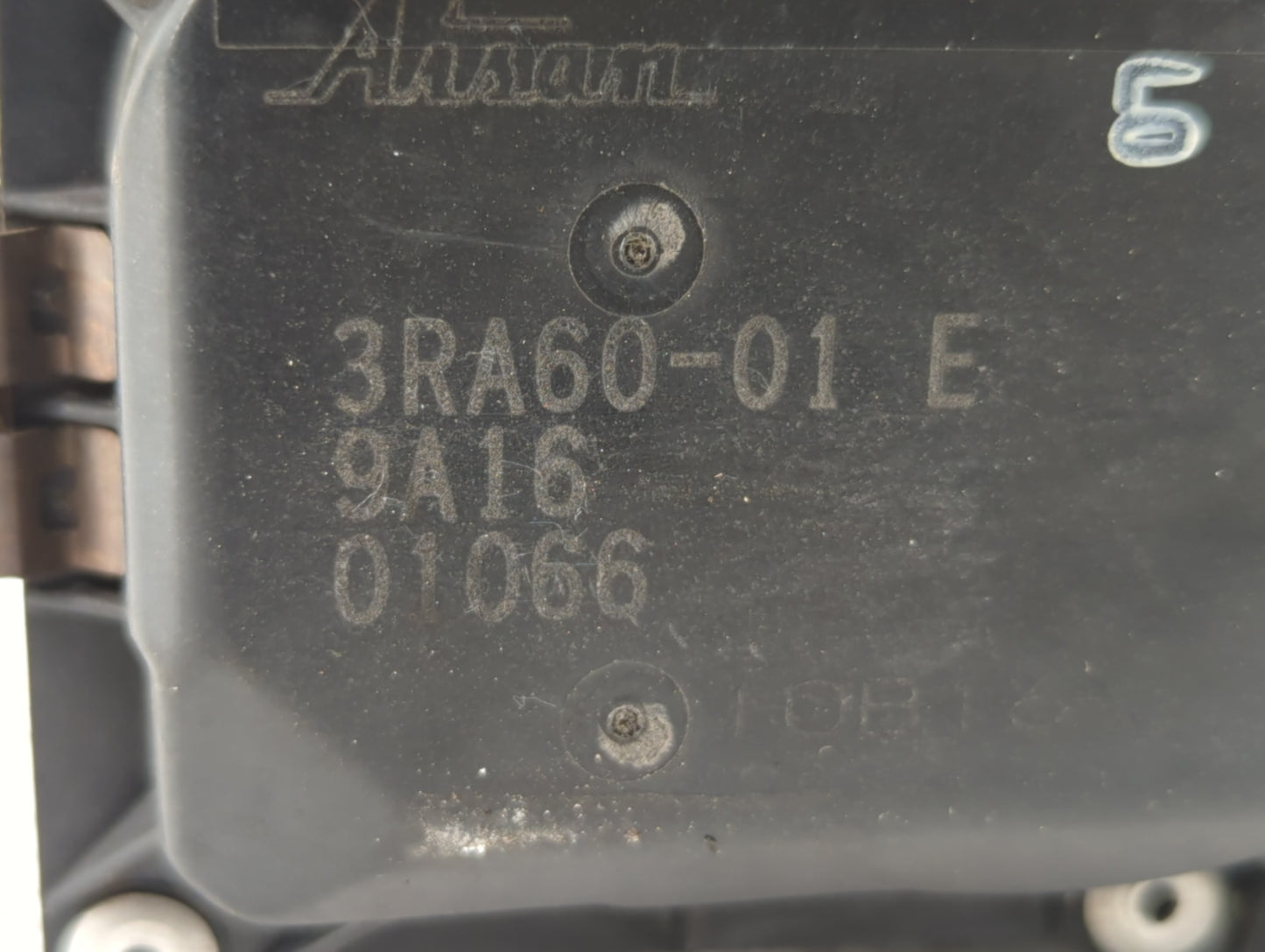 2014 Nissan Sentra Throttle Body P/N:3RA60-01 E 3RA60-01 A, 3RA60-01 B Fits OEM Used Auto Parts - Oemusedautoparts1.com