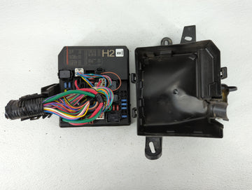 2013-2019 Nissan Sentra Fusebox Fuse Box Panel Relay Module P/N:284B7 3RA1B 284B7 3RA1A Fits OEM Used Auto Parts