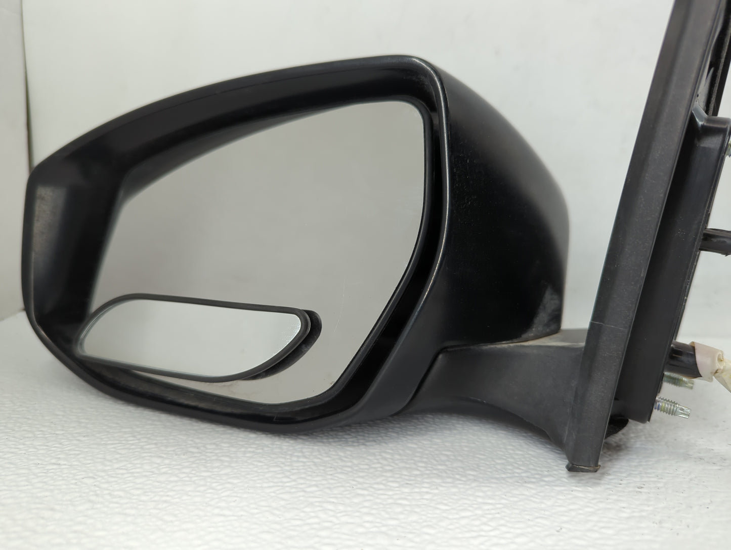 2013-2015 Nissan Sentra Driver Side View Mirror - Left Door Mirror OEM Used - Oemusedautoparts1.com