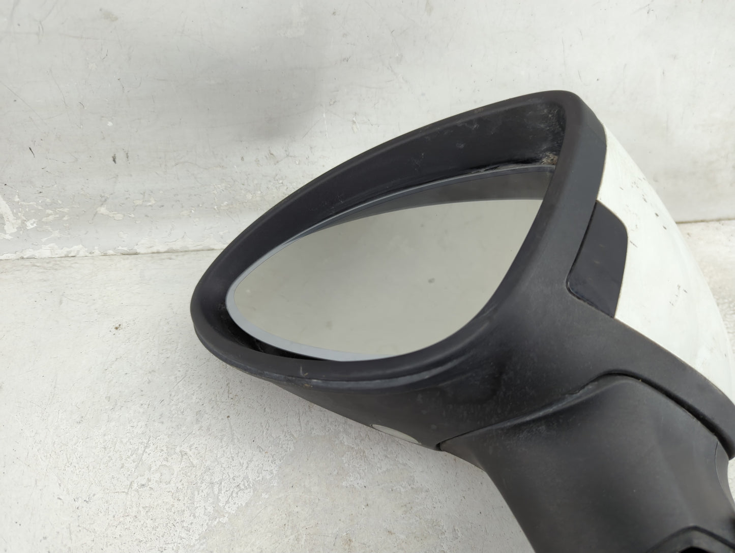 2011-2014 Porsche Cayenne Driver Side View Mirror - Left Door Mirror OEM Used - Oemusedautoparts1.com
