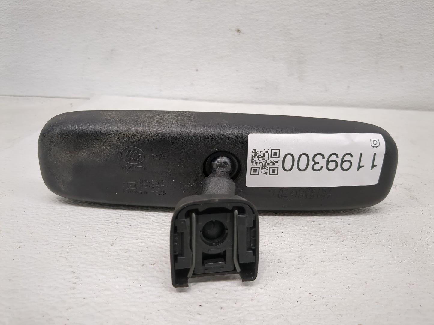 2012-2016 Subaru Impreza Interior Rear View Mirror Replacement OEM P/N:E4012197 E4022197 Fits OEM Used Auto Parts - Oemuseda