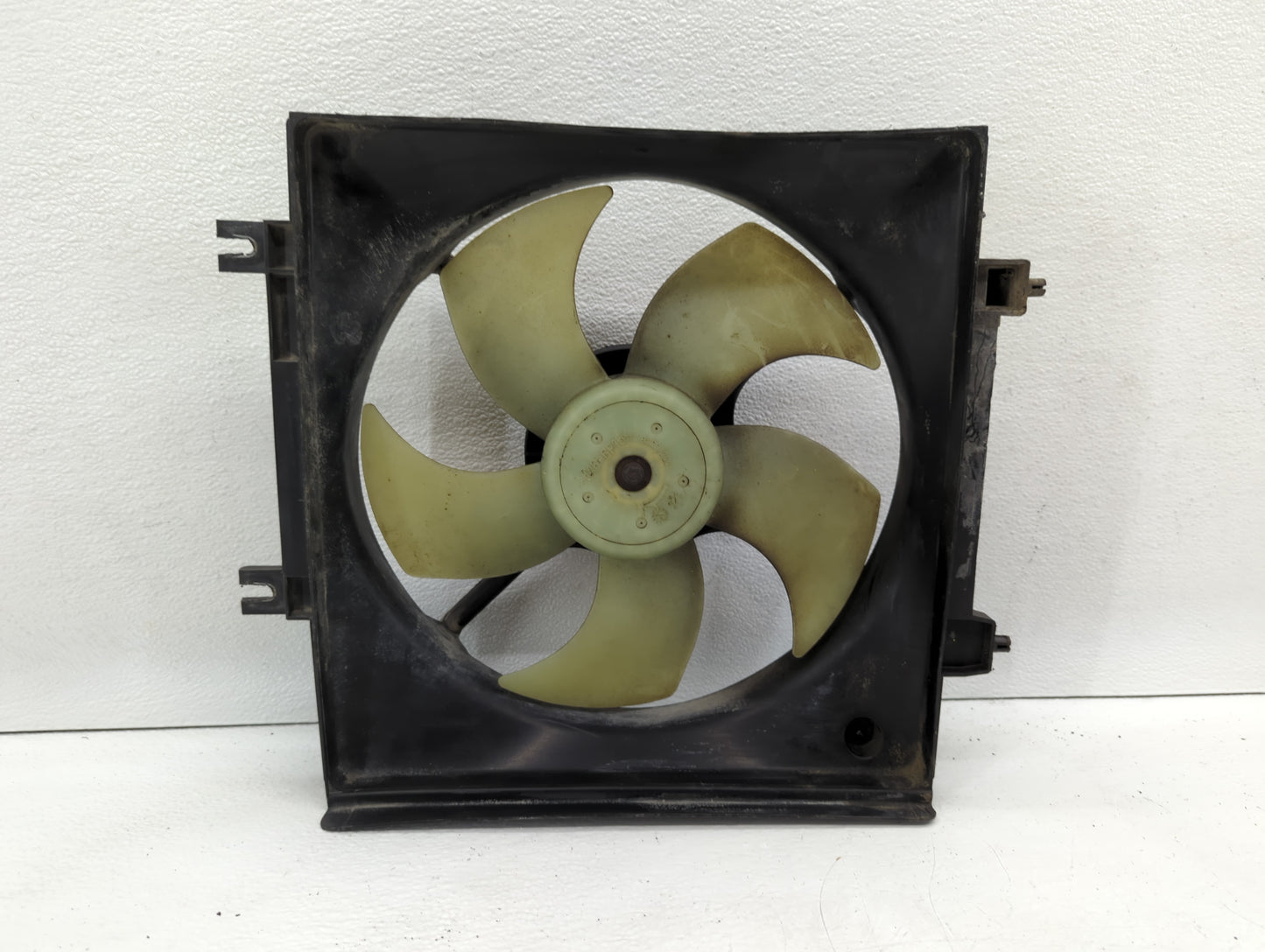 2005-2014 Subaru Legacy Left Radiator Fan Motor Assembly Black 612476 - Oemusedautoparts1.com
