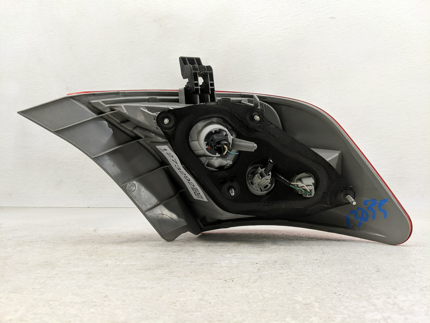 2012-2014 Toyota Camry Tail Light Assembly Passenger Right OEM P/N:52562-06130 Fits Fits 2012 2013 2014 OEM Used Auto Parts