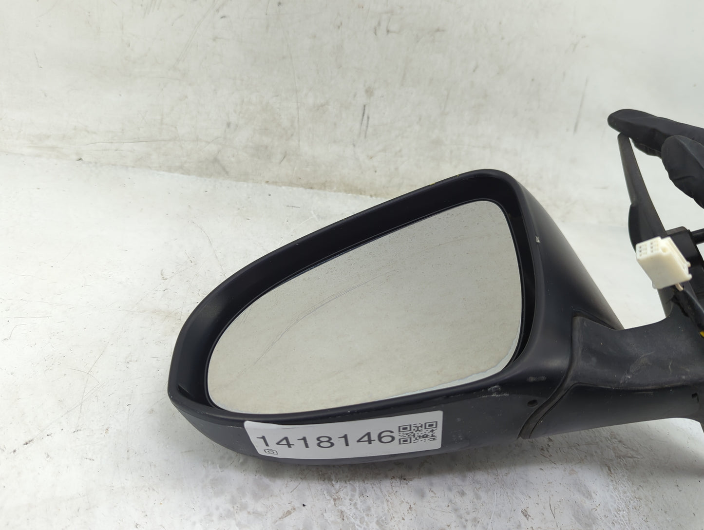 2012-2014 Toyota Camry Driver Side View Mirror - Left Door Mirror OEM Used - Oemusedautoparts1.com
