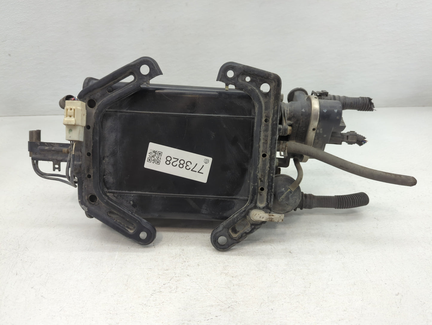2014 Toyota Prius C Fuel Vapor Charcoal Canister - Oemusedautoparts1.com
