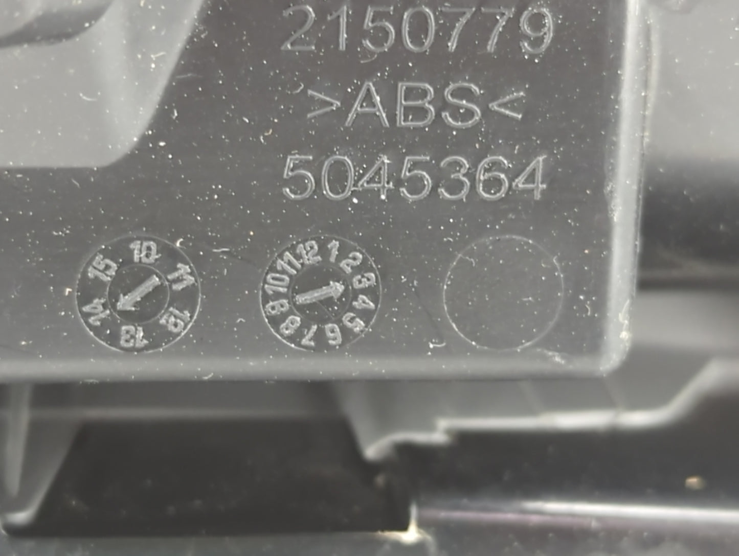 2012-2015 Toyota Tacoma Overhead Roof Console 1437928 - Oemusedautoparts1.com