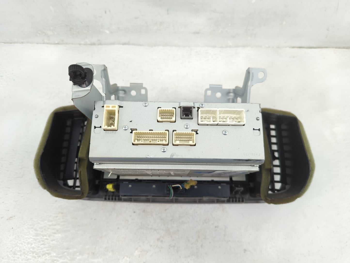 2013-2014 Toyota Venza Radio AM FM Cd Player Receiver Replacement P/N:68140-0T010 Fits Fits 2013 2014 OEM Used Auto Parts -
