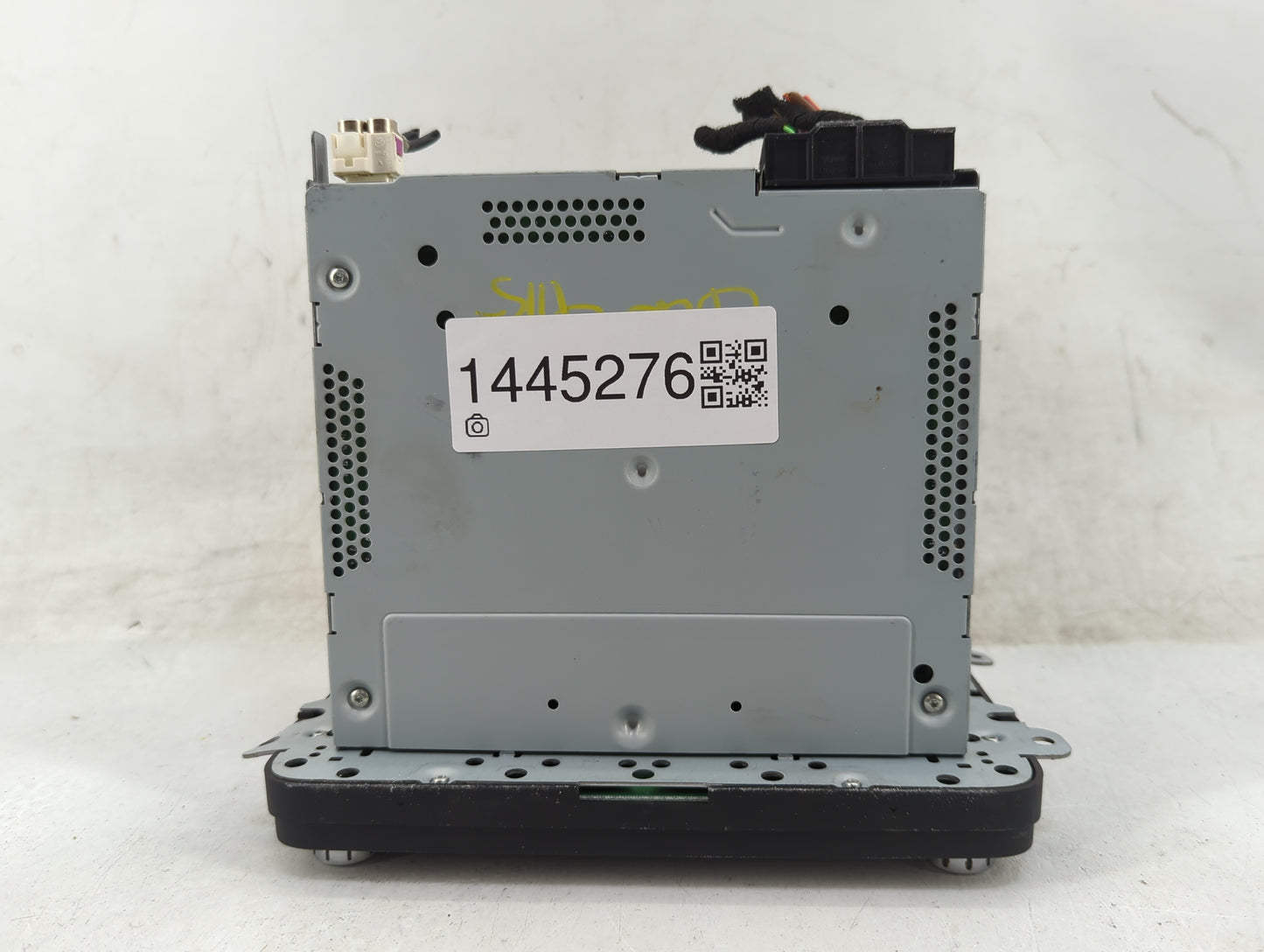 2012-2015 Volkswagen Beetle Radio AM FM Cd Player Receiver Replacement P/N:1K0035164D 28352655 Fits OEM Used Auto Parts - Oe