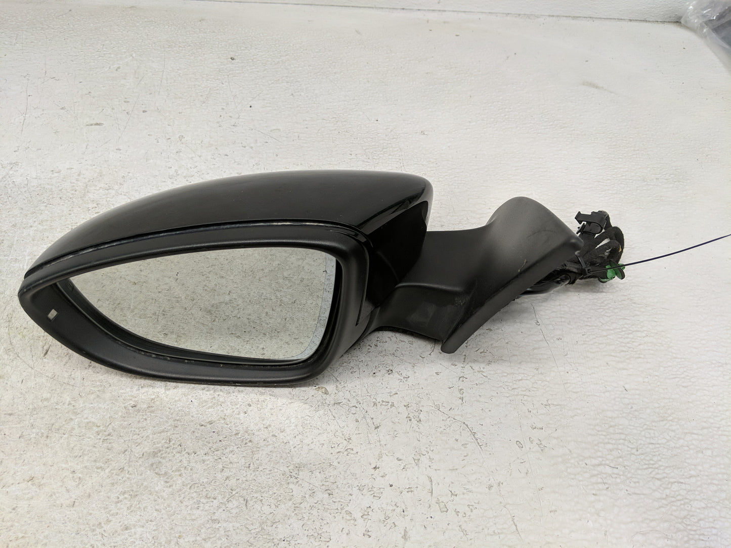 2009-2016 Volkswagen Eos Driver Side View Mirror - Left Door Mirror OEM Used - Oemusedautoparts1.com