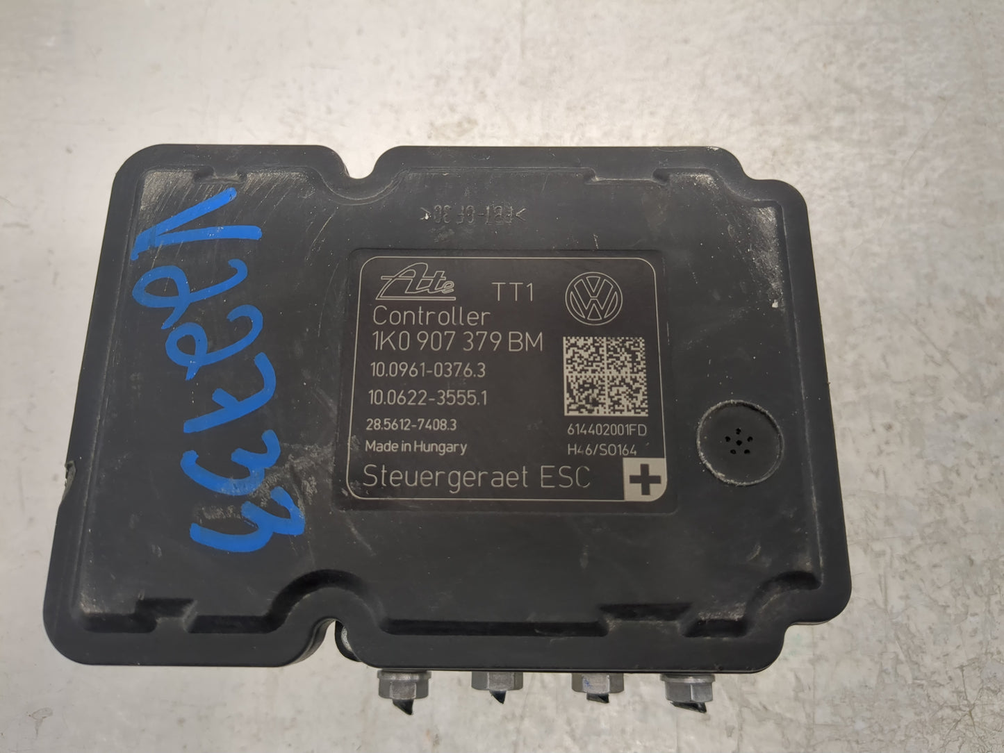 2014 Volkswagen Jetta ABS Pump Control Module Replacement P/N:1K0 907 379 BM Fits Fits 2013 2015 OEM Used Auto Parts - Oemus