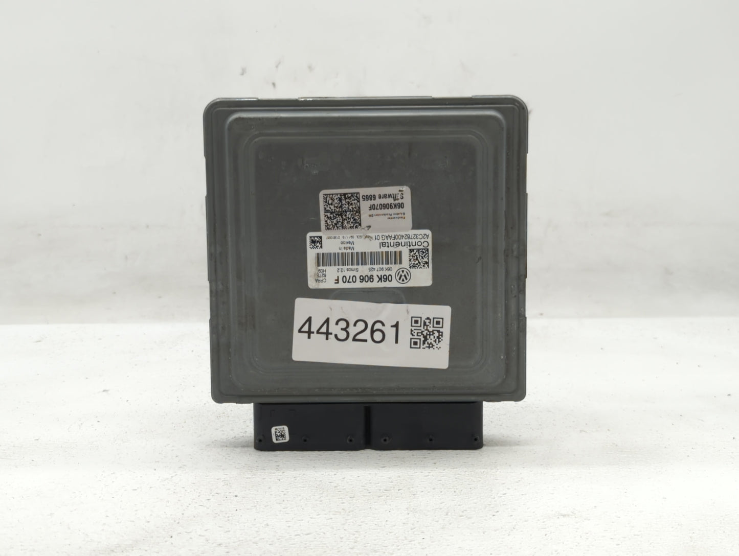 2014 Volkswagen Jetta PCM Engine Control Computer ECU ECM PCU OEM P/N:06K 906 070 C 06K 907 425, 06K 906 070 F Fits OEM Used