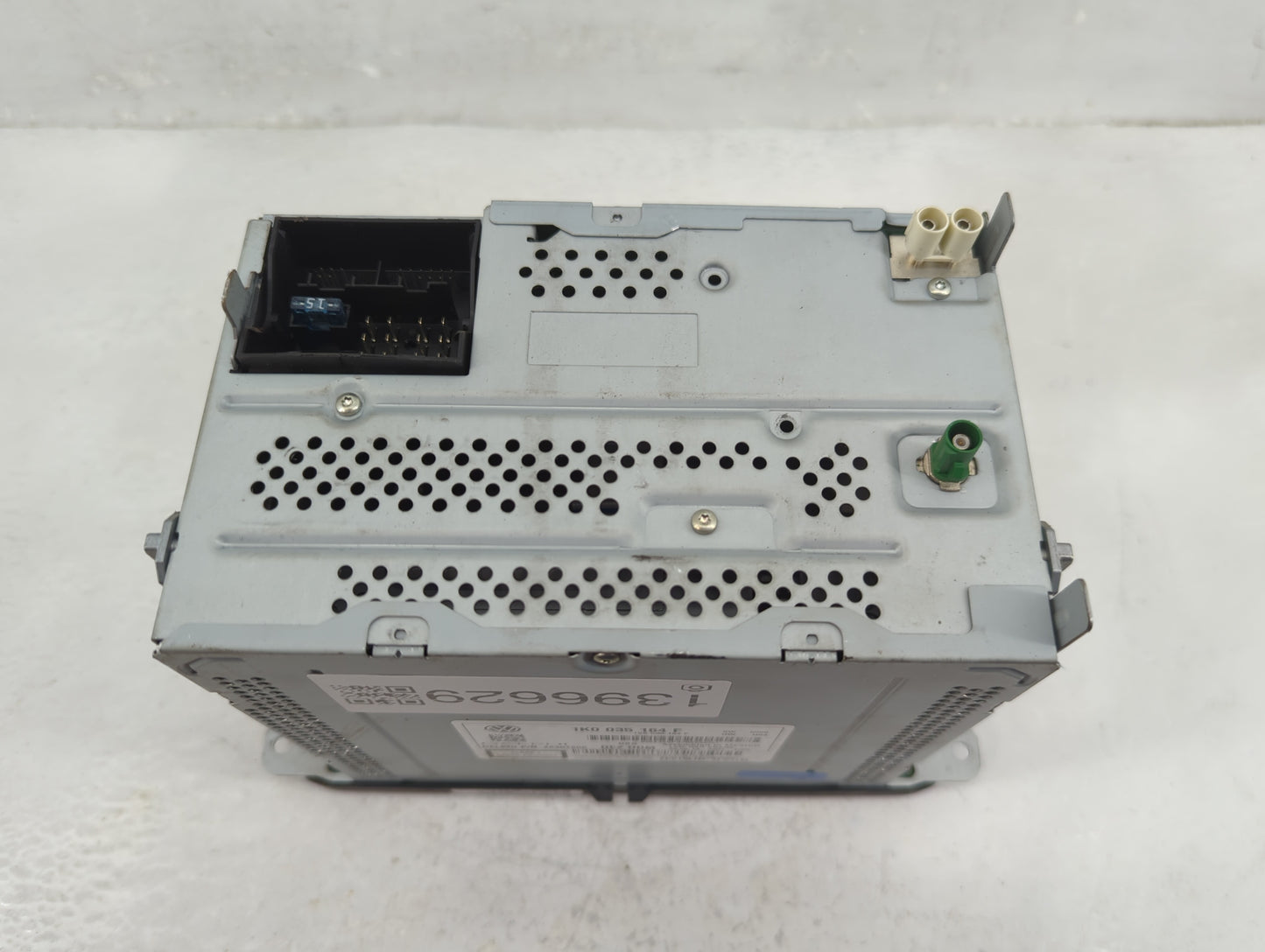 2013-2015 Volkswagen Passat Radio AM FM Cd Player Receiver Replacement P/N:1K0035164F Fits Fits 2013 2014 2015 OEM Used Auto