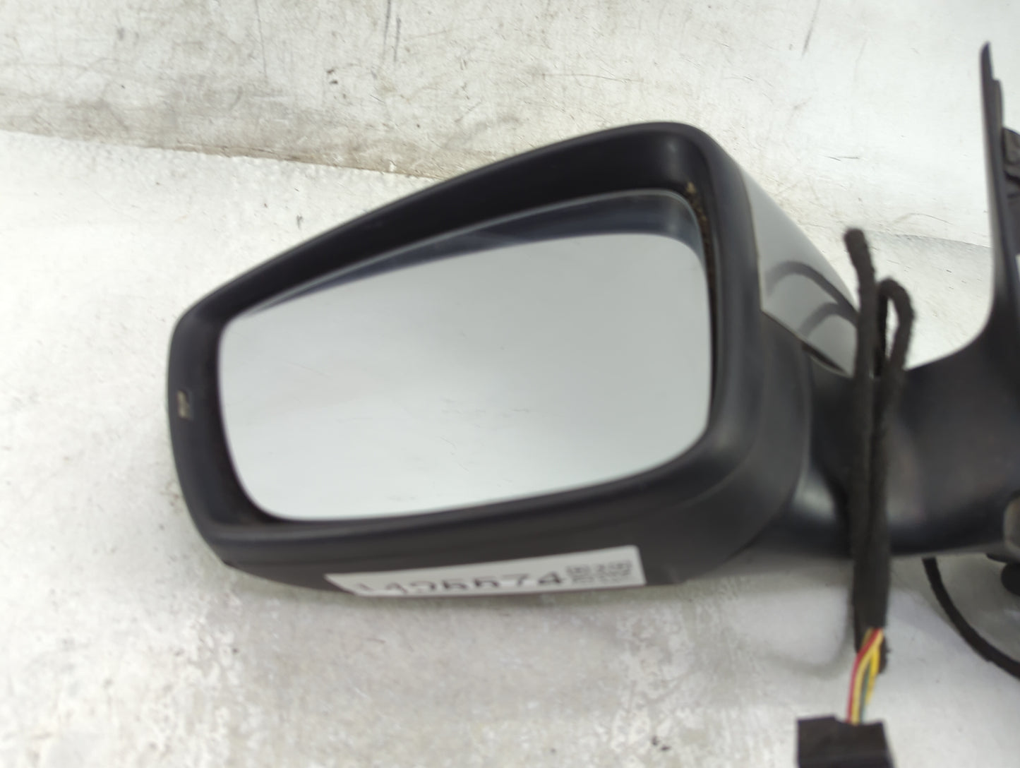 2013-2015 Volkswagen Passat Driver Side View Mirror - Left Door Mirror OEM Used - Oemusedautoparts1.com