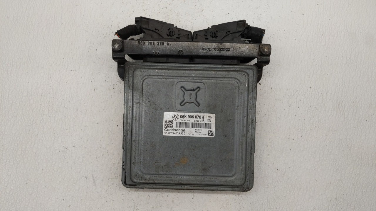 2014 Volkswagen Passat PCM Engine Control Computer ECU ECM PCU OEM P/N:06K 906 070 H 06K 906 070 J Fits OEM Used Auto Parts