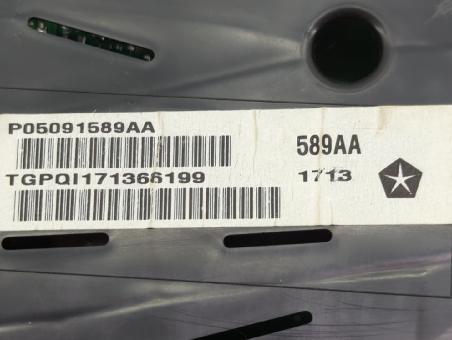 2012-2014 Volkswagen Routan Instrument Cluster Speedometer Gauges P/N:P05091589AA TGPQI171366199 Miles: Fits Fits 2012 2013