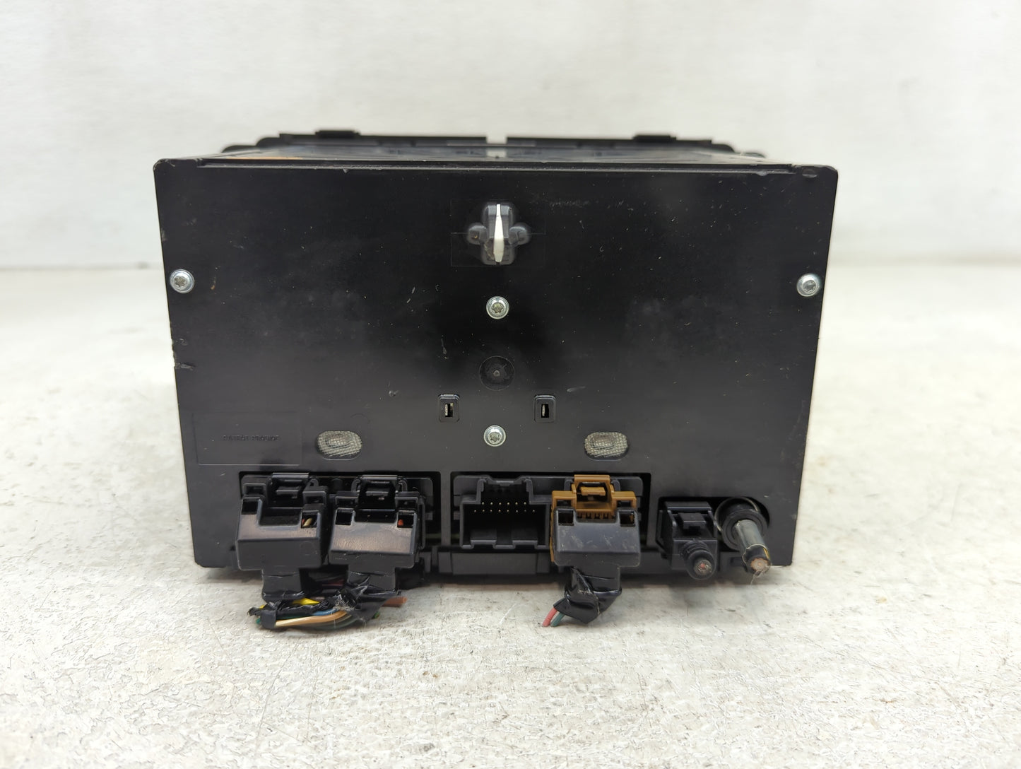 2013-2014 Chevrolet Traverse Radio AM FM Cd Player Receiver Replacement P/N:23162866 Fits Fits 2013 2014 OEM Used Auto Parts