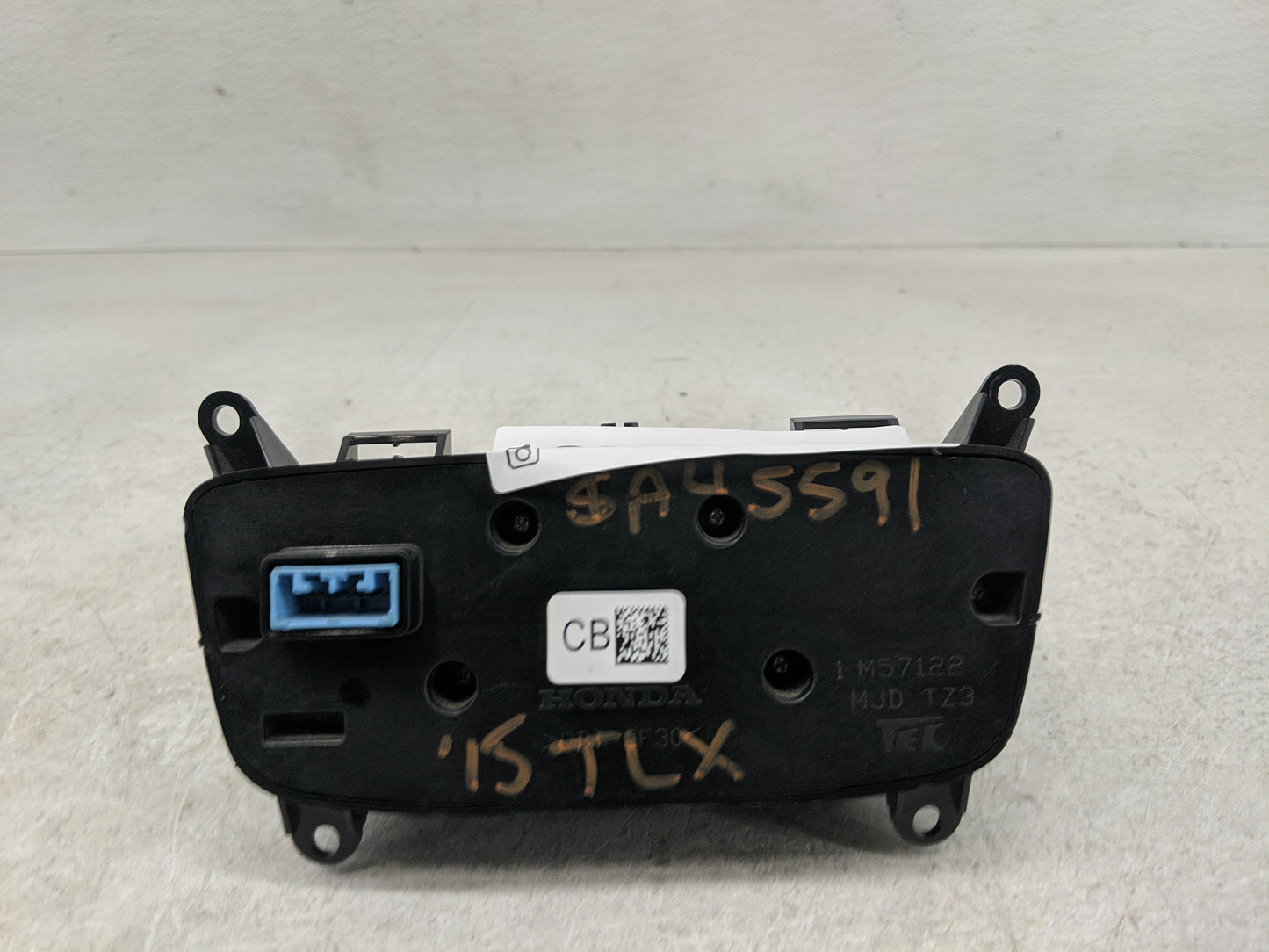 2015-2018 Acura Tlx Radio AM FM Cd Player Receiver Replacement Fits Fits 2015 2016 2017 2018 OEM Used Auto Parts - Oemusedau