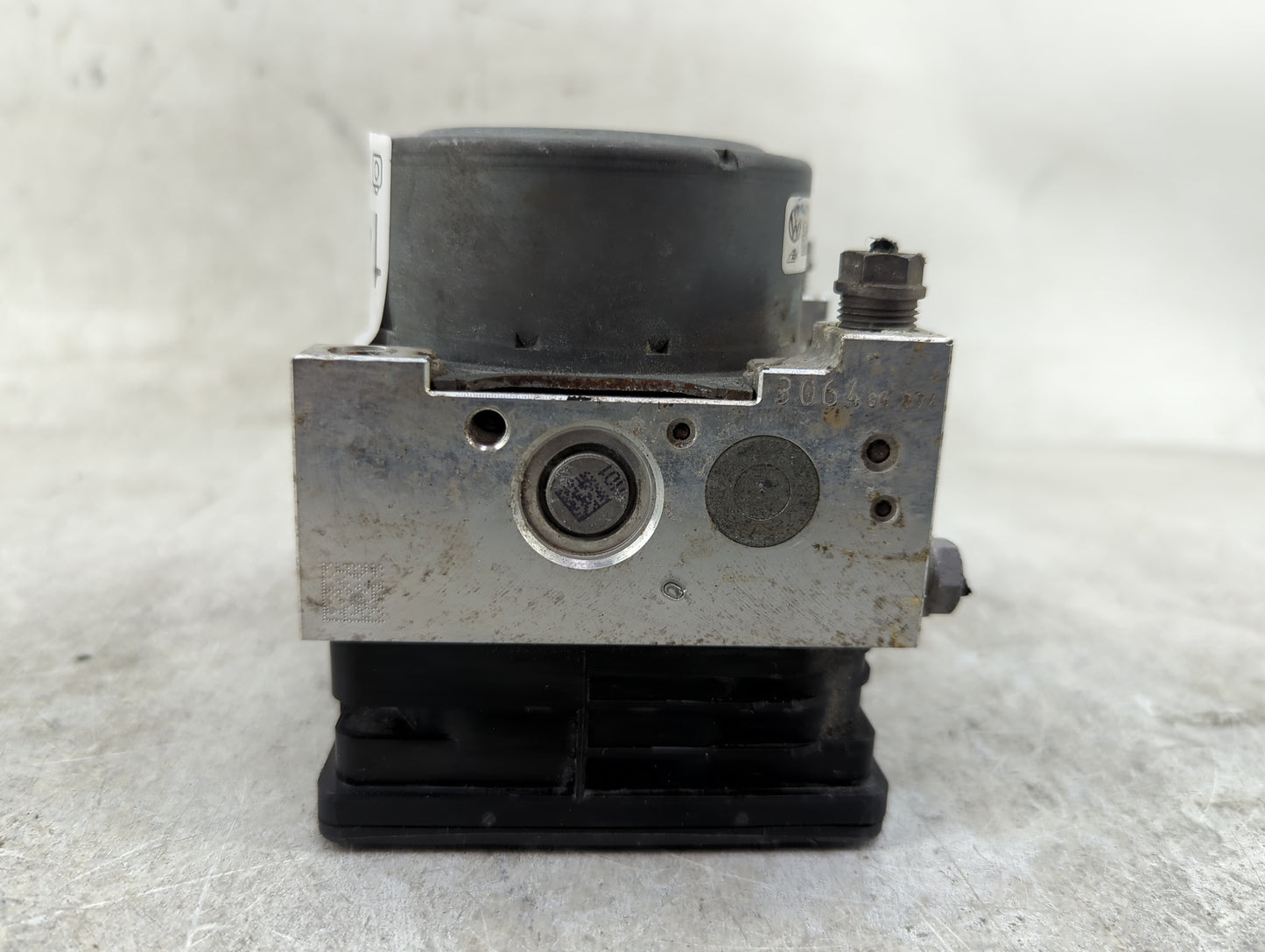 2015-2016 Audi A3 ABS Pump Control Module Replacement P/N:3Q0 907 379 F Fits Fits 2015 2016 OEM Used Auto Parts - Oemusedaut