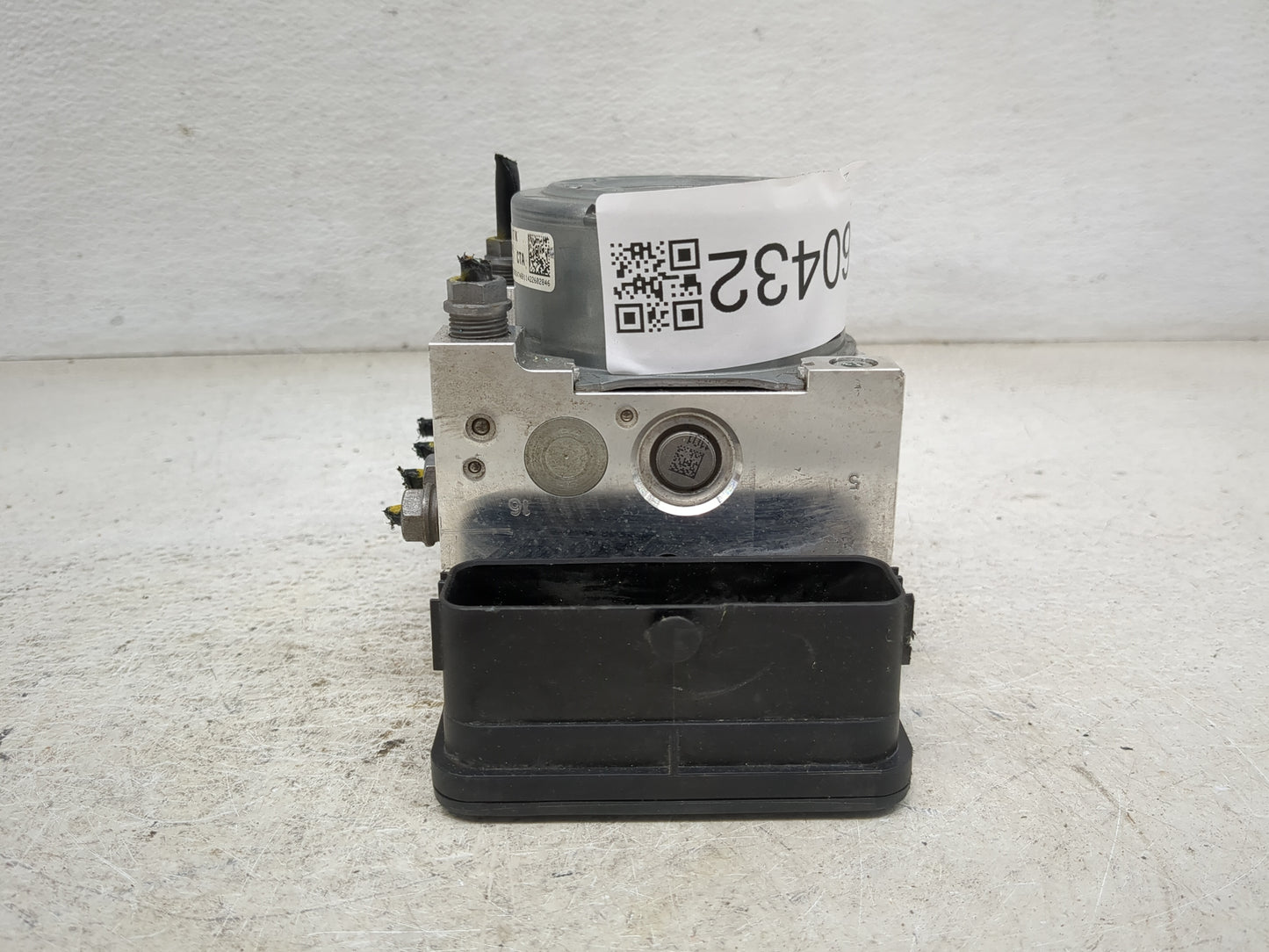 2015-2016 Audi A3 ABS Pump Control Module Replacement P/N:5Q0614517K 10.0220-0247.4 Fits Fits 2015 2016 OEM Used Auto Parts