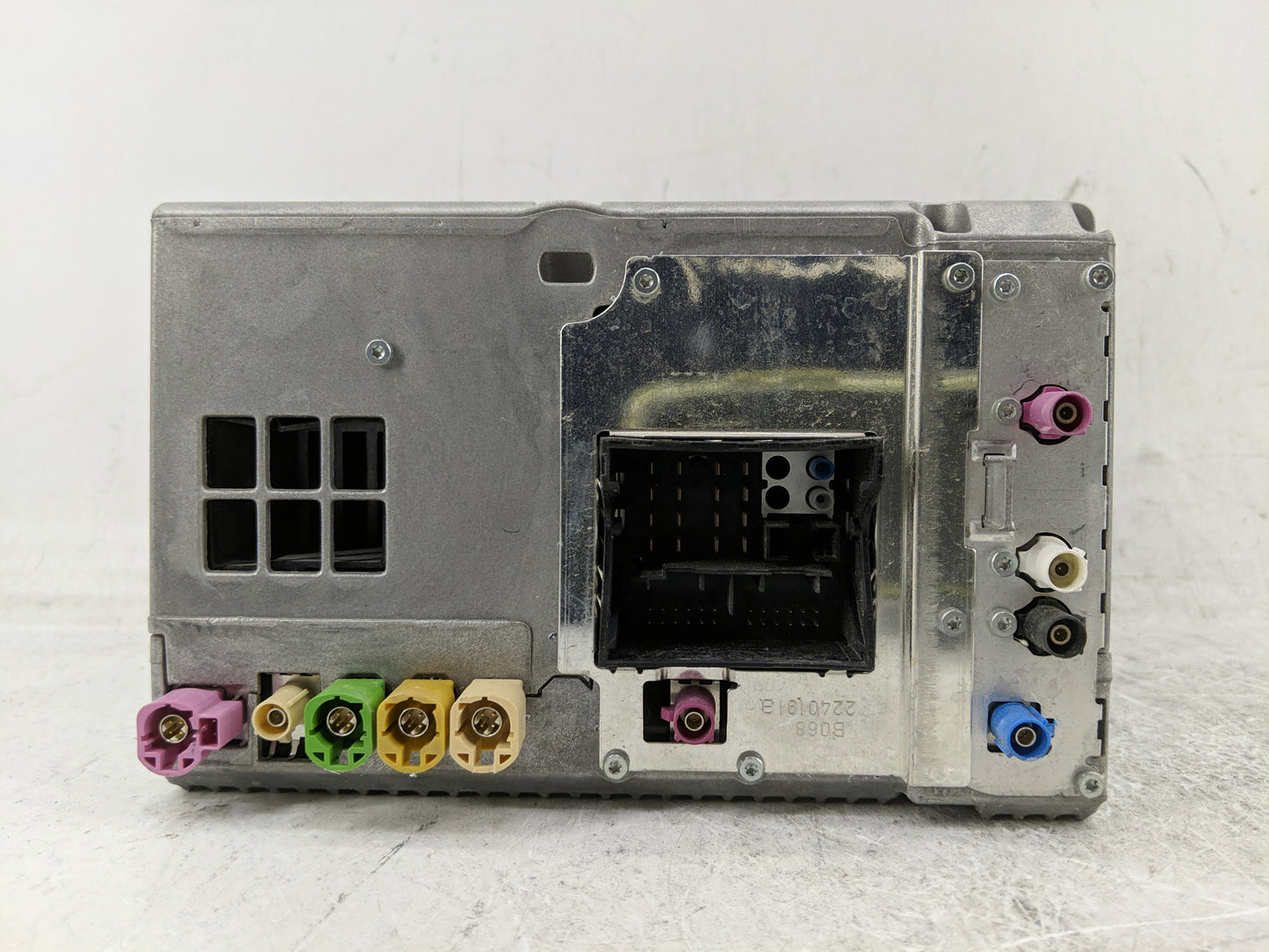 2015 Bmw 528i Radio AM FM Cd Player Receiver Replacement P/N:86120-30A80-C0 Fits OEM Used Auto Parts - Oemusedautoparts1.com