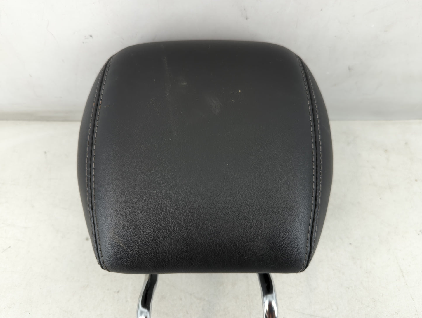 2014-2017 Buick Enclave Headrest Head Rest Front Driver Passenger Seat Fits Fits 2014 2015 2016 2017 OEM Used Auto Parts - O