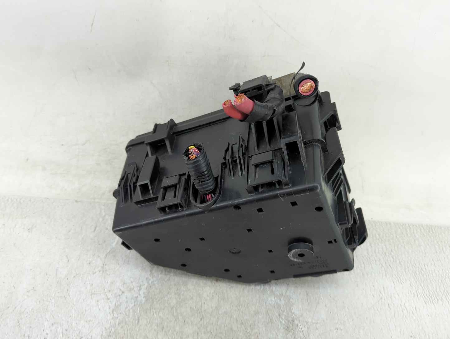 2015-2017 Buick Enclave Fusebox Fuse Box Panel Relay Module P/N:15927722 P23436806 Fits Fits 2015 2016 2017 OEM Used Auto Pa
