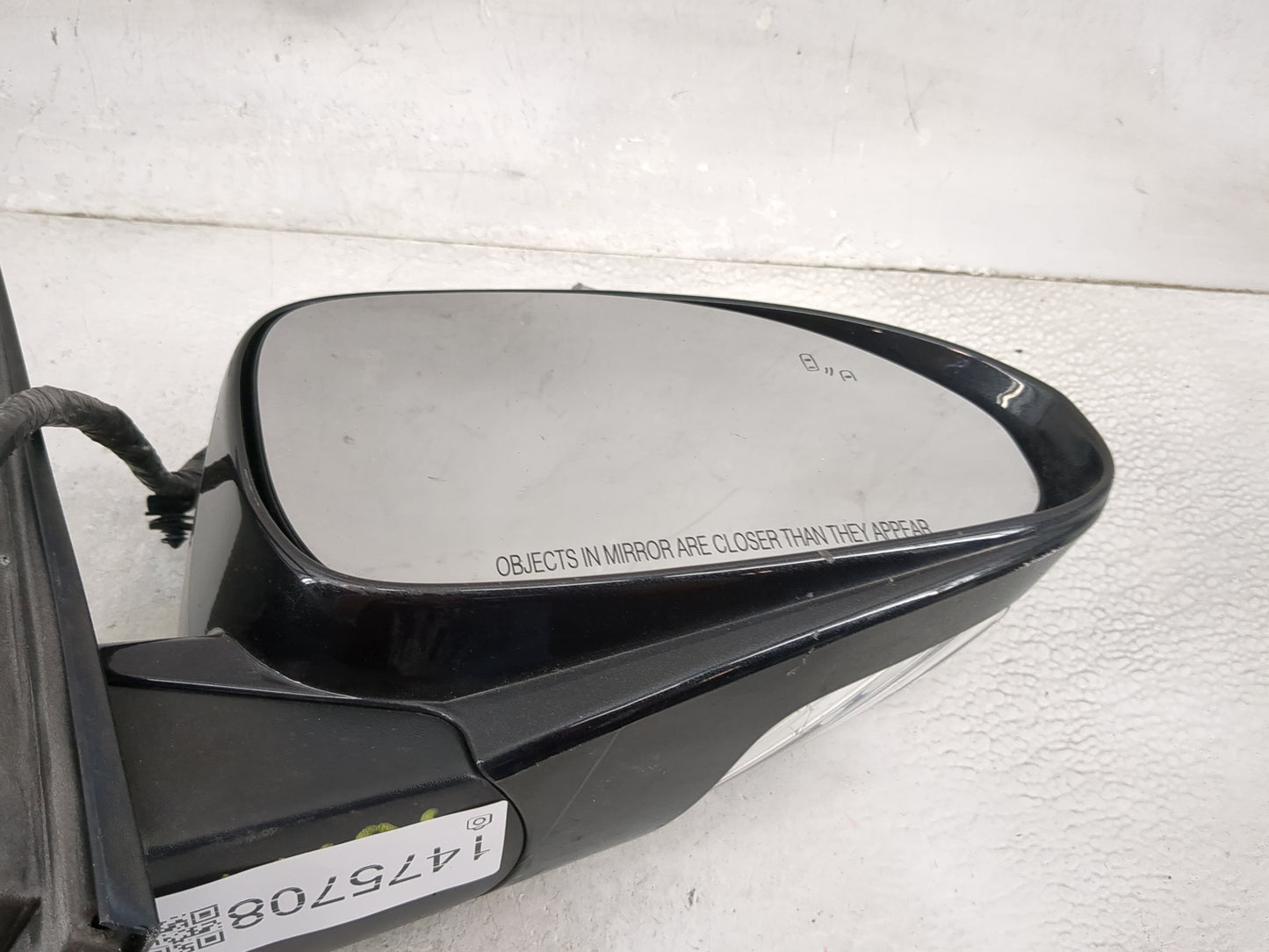 2013-2017 Buick Enclave Passenger Side View Mirror - Right Door Mirror OEM Used - Oemusedautoparts1.com