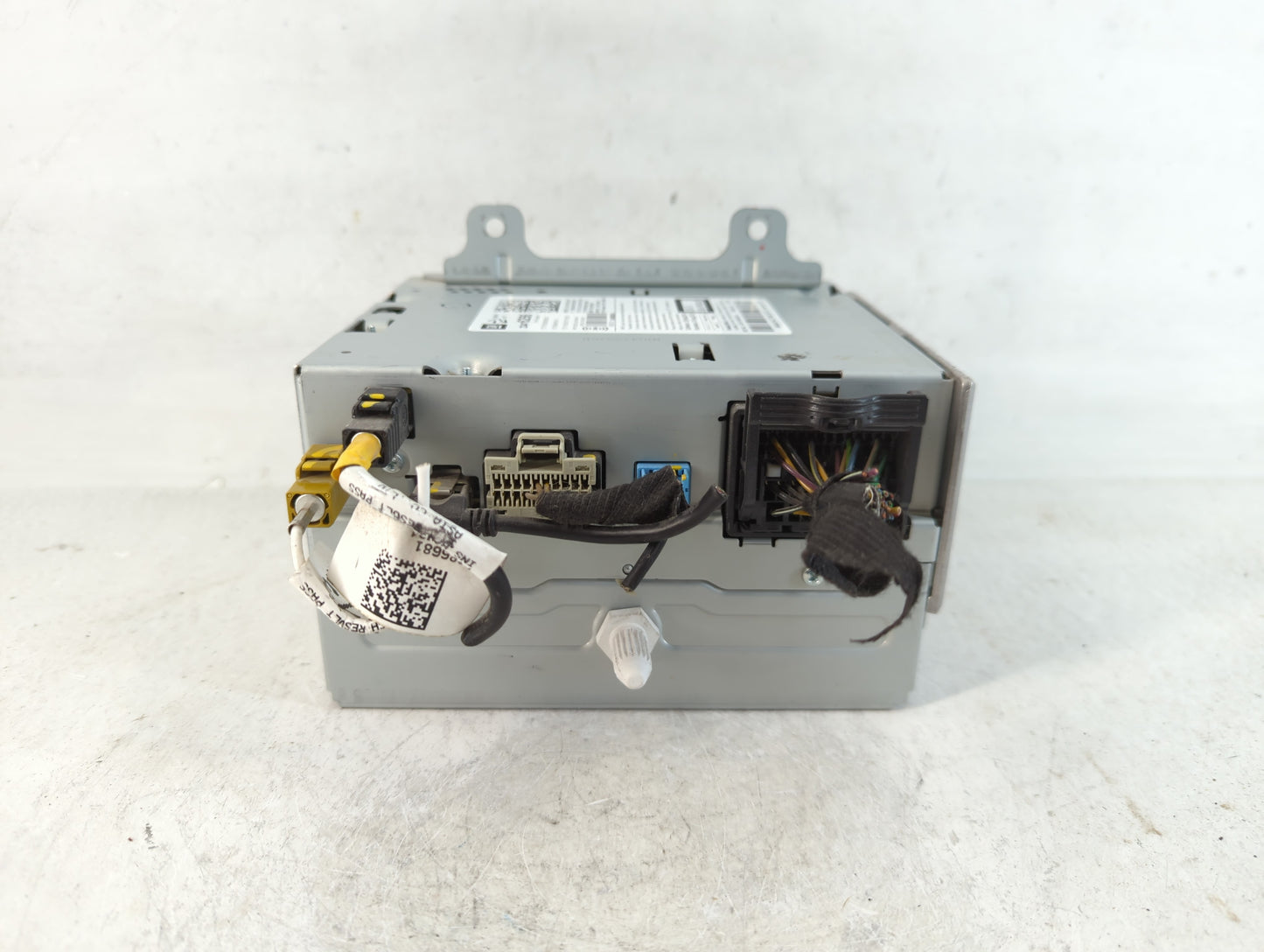 2015-2016 Buick Encore Am Fm Cd Player Radio Receiver - Oemusedautoparts1.com